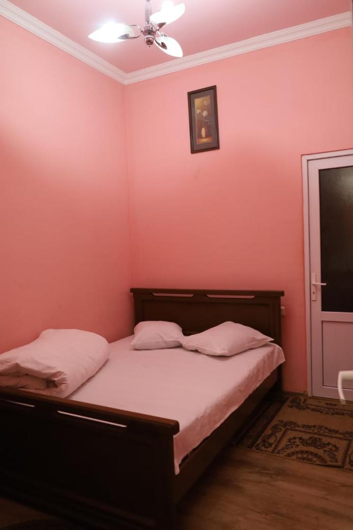 Tnak Hotel Yerevan Exterior photo