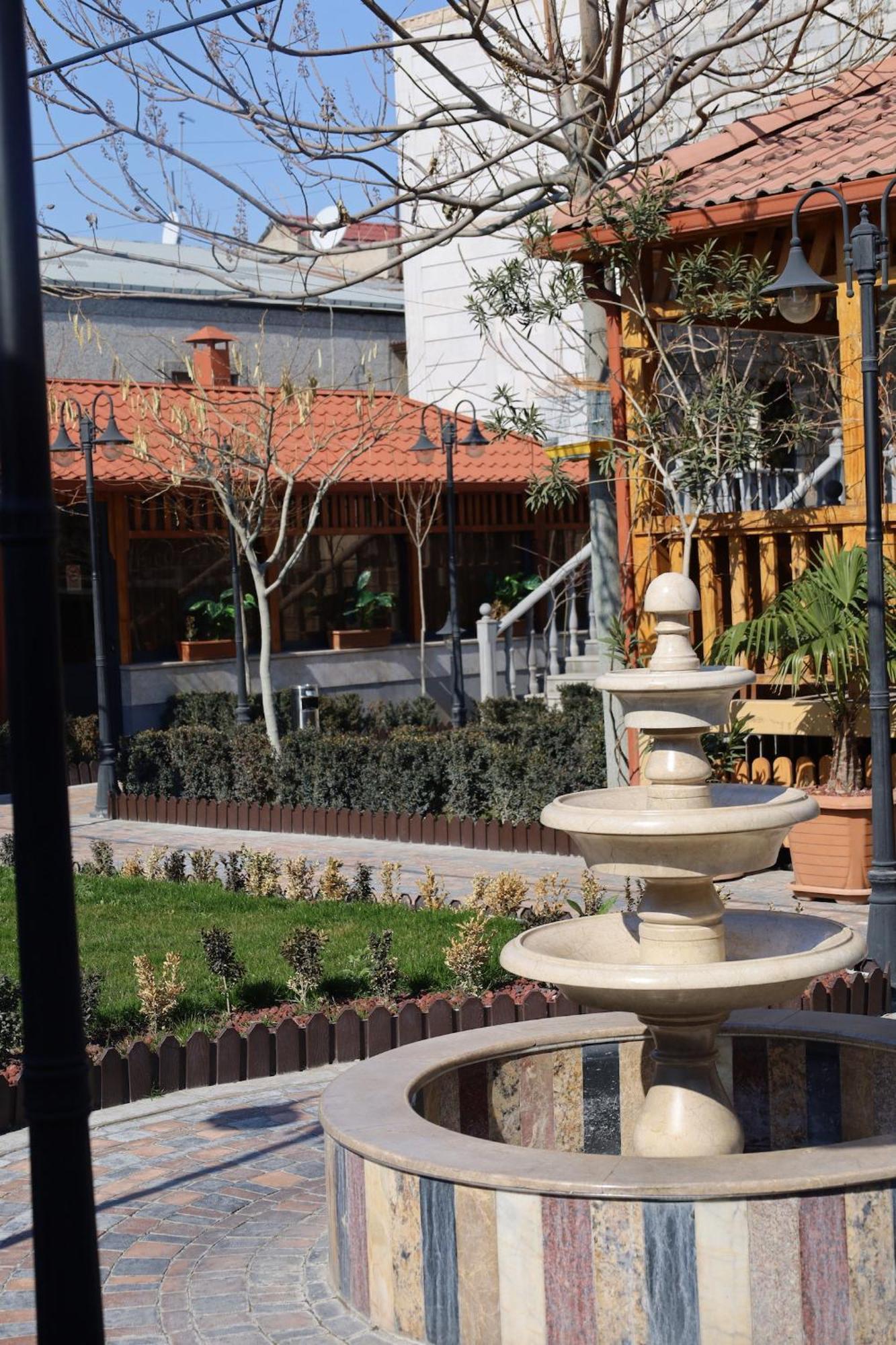 Tnak Hotel Yerevan Exterior photo
